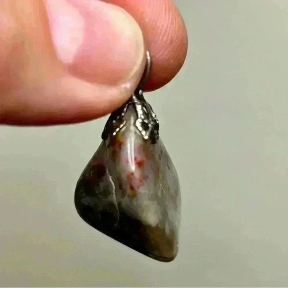 Vintage Red Moss Agate Crystal Pendant - Picture 6 of 6